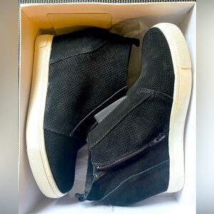 Steve Madden Wavery Black Suede